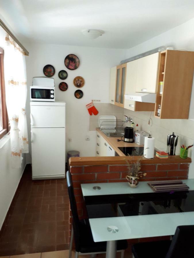 Apartman Fox Apartment Pirovac Exterior foto