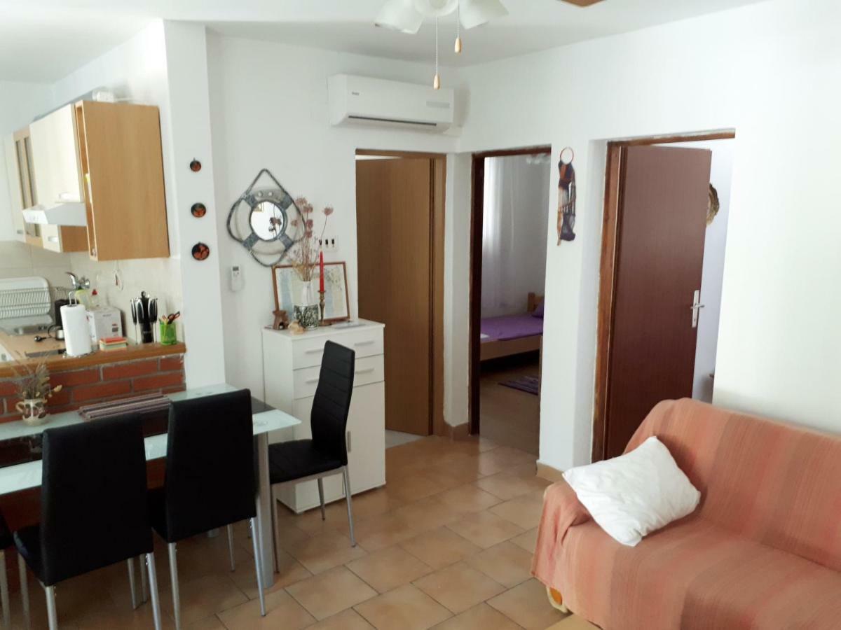 Apartman Fox Apartment Pirovac Exterior foto