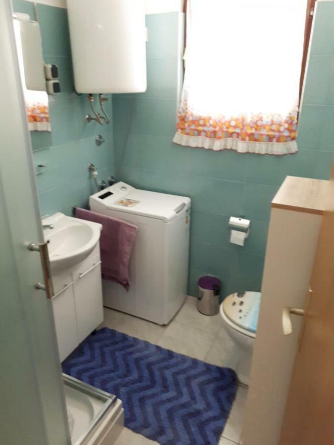 Apartman Fox Apartment Pirovac Exterior foto